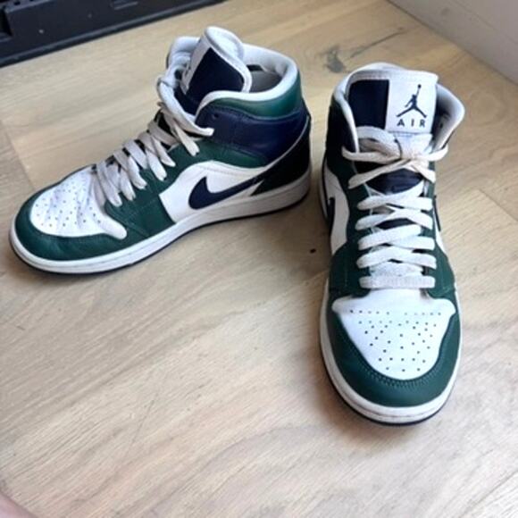 Nike Air Jordan 1 Mid SE Noble Green DZ5326-300 Size 7.5 Mens